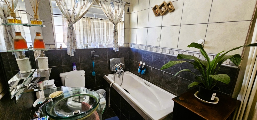 3 Bedroom Property for Sale in Deneysville Free State